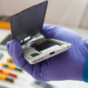 cell phone screen replacement repairing a bad iphone battery by removing the back of he phone